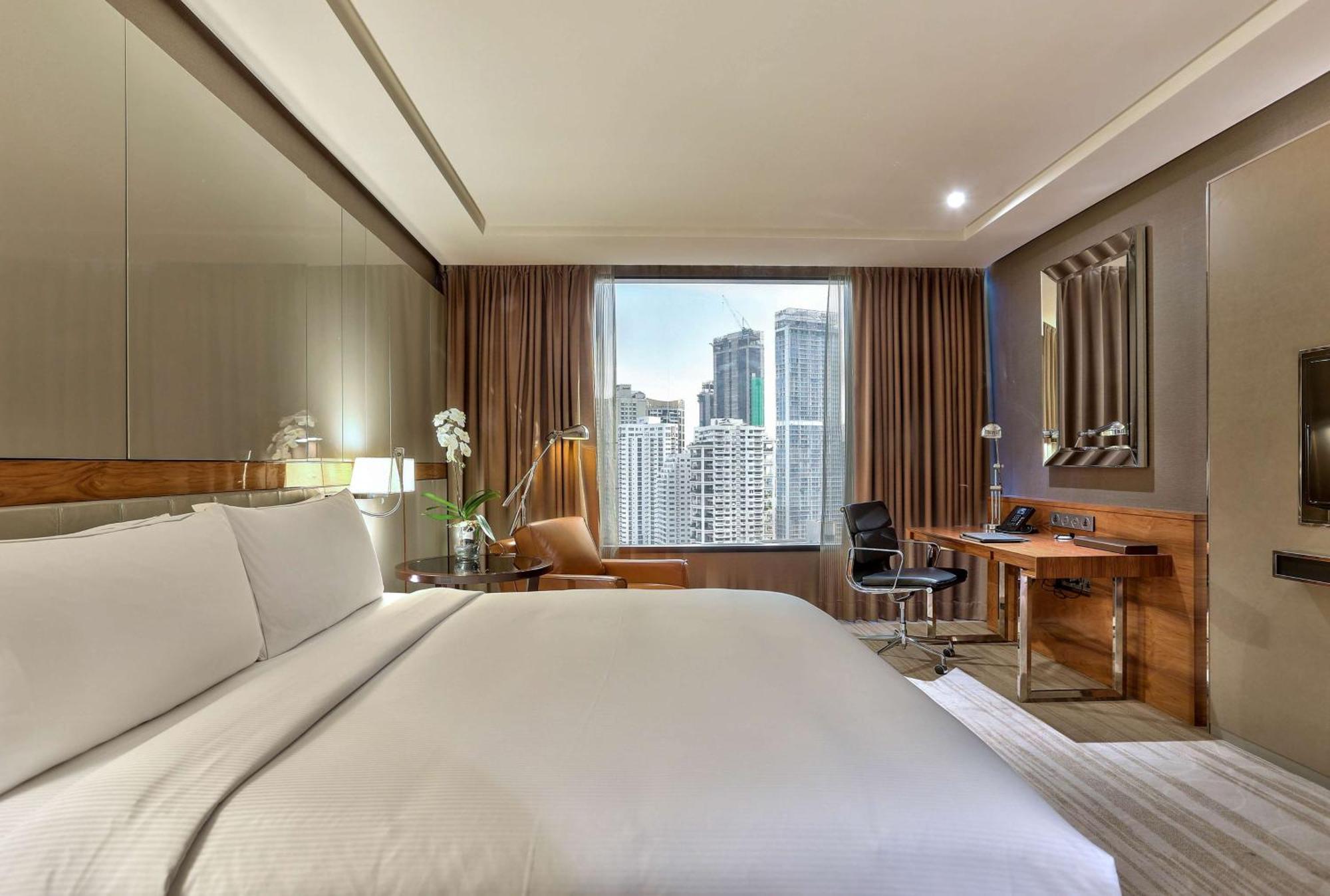 Hilton Sukhumvit Bangkok Hotel Esterno foto